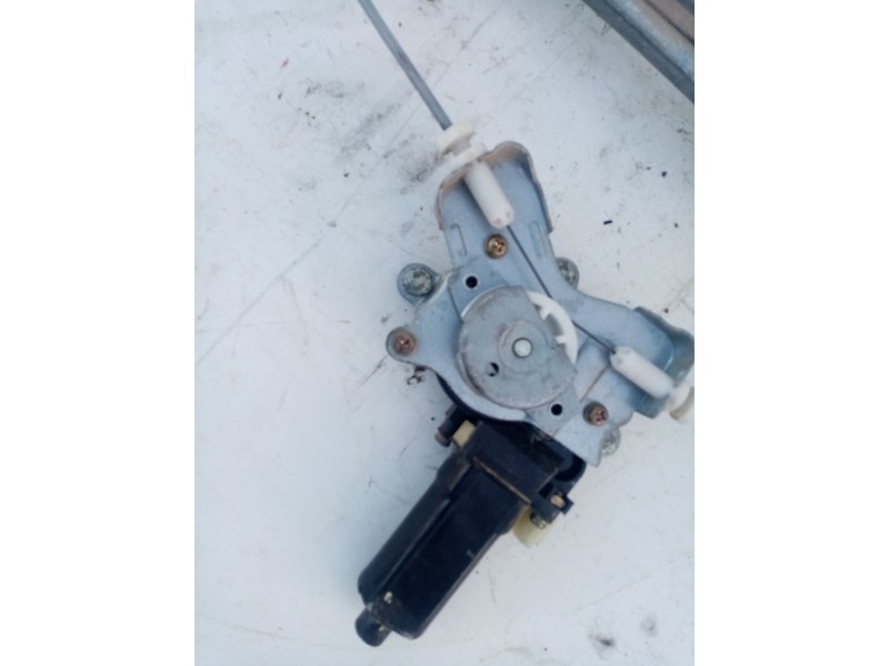 Recambio de elevalunas trasero derecho para kia magentis gls referencia OEM IAM 8340438011  