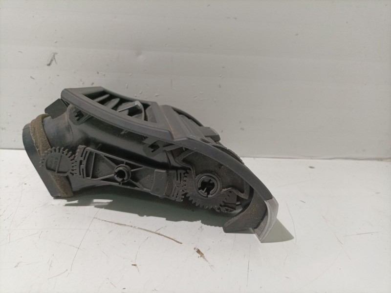 Recambio de rejilla aireadora para bmw x5 (e70) 3.0 d referencia OEM IAM 716180404  