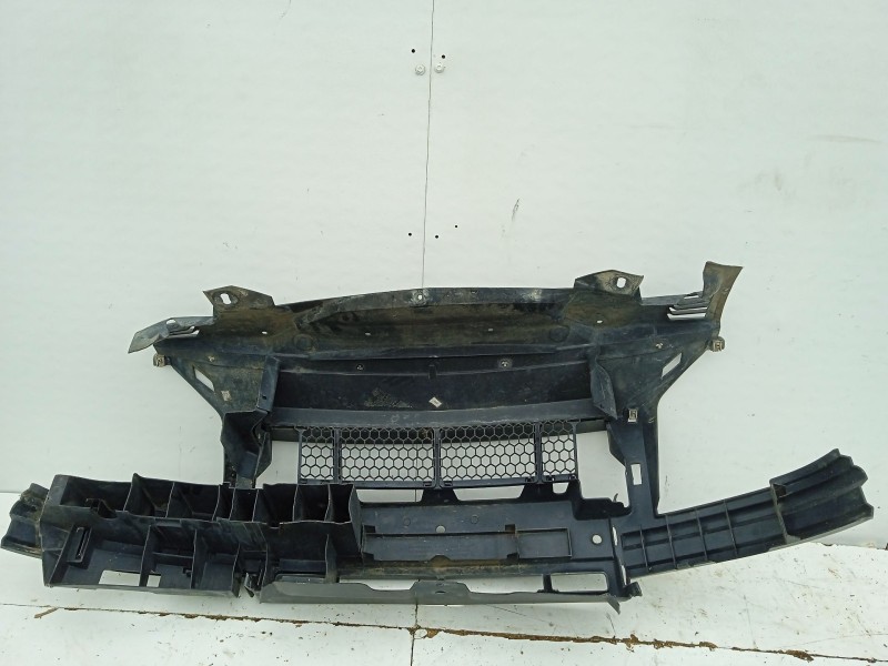 Recambio de paragolpes delantero para renault scenic 1.9 dci diesel cat referencia OEM IAM 7701476535  