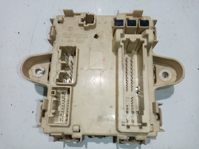 Recambio de caja reles / fusibles para lexus rx 400h referencia OEM IAM   