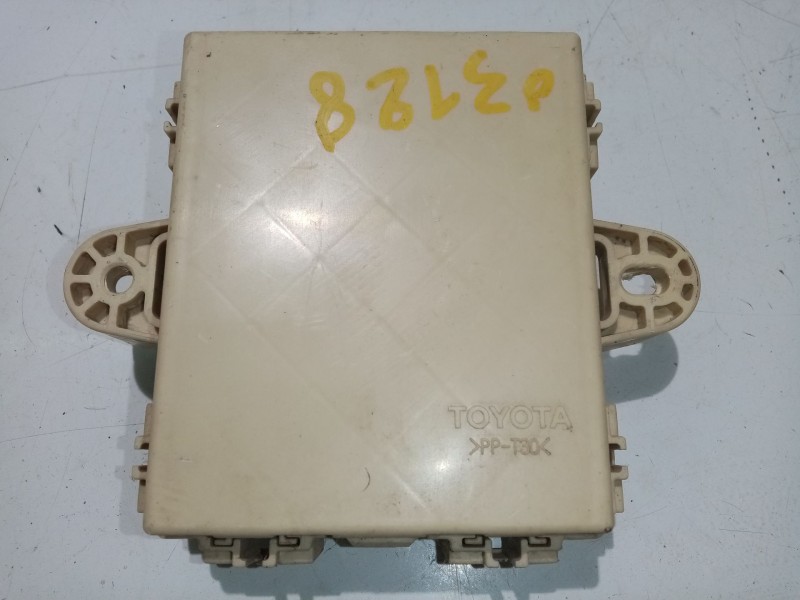 Recambio de caja reles / fusibles para lexus rx 400h referencia OEM IAM   