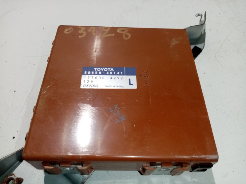 Recambio de modulo electronico para lexus rx 400h referencia OEM IAM 8865048141  