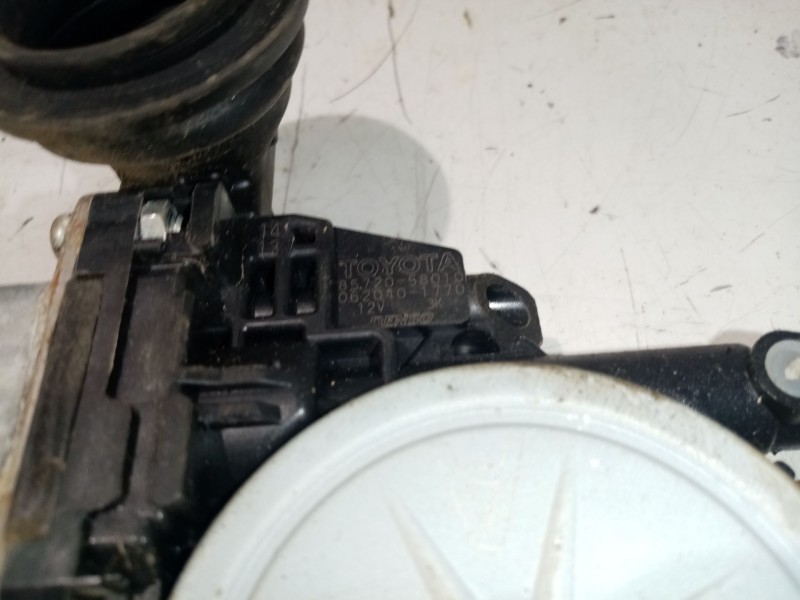 Recambio de elevalunas trasero derecho para lexus rx 400h referencia OEM IAM 8572058010  