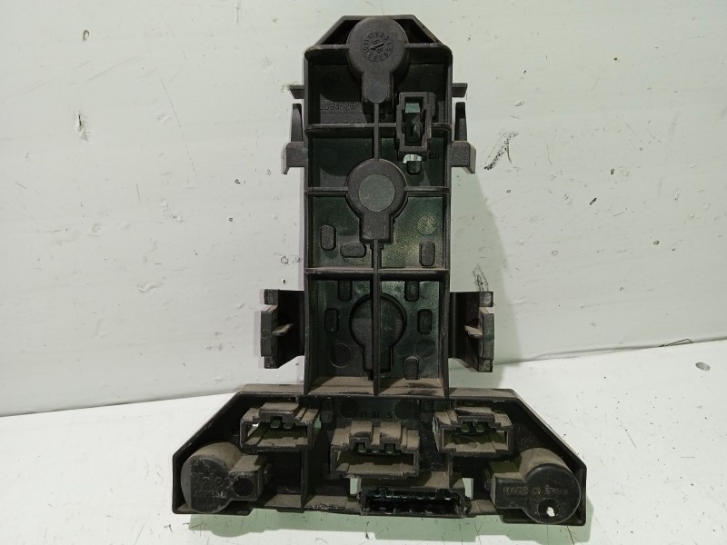 Recambio de portalamparas para volkswagen golf iv (1j1) 1.6 referencia OEM IAM   