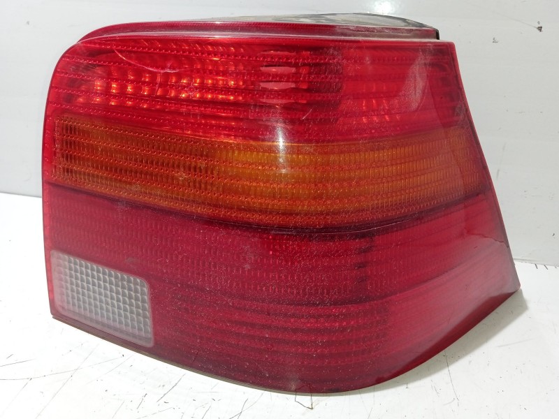 Recambio de piloto trasero derecho para volkswagen golf iv (1j1) 1.6 referencia OEM IAM 1J6945096  