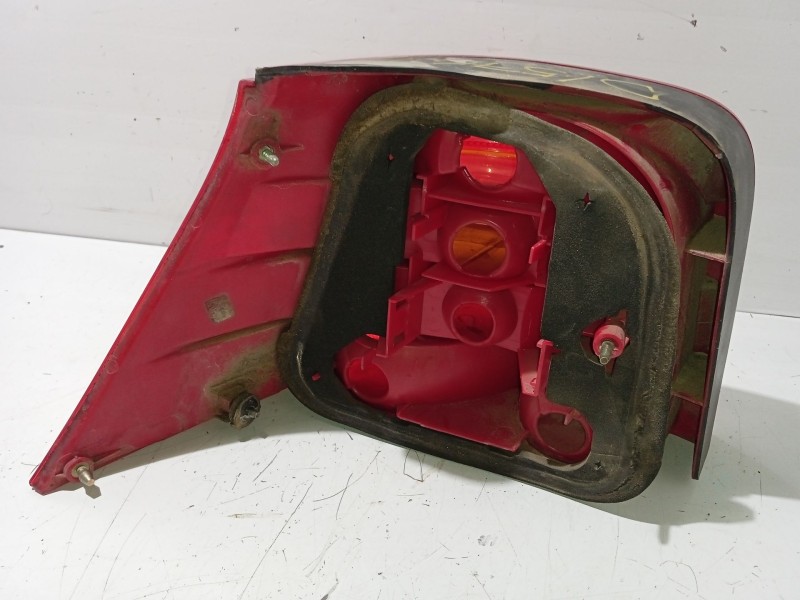 Recambio de piloto trasero derecho para volkswagen golf iv (1j1) 1.6 referencia OEM IAM 1J6945096  