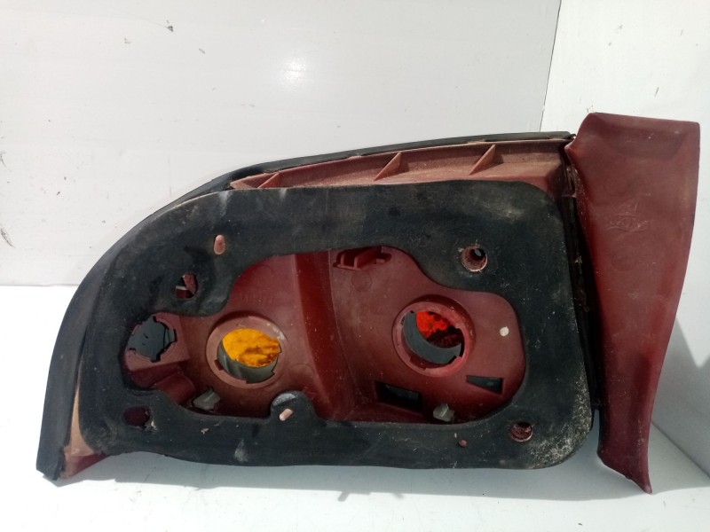 Recambio de piloto trasero derecho para kia magentis gls referencia OEM IAM 924203C011 924213C011 