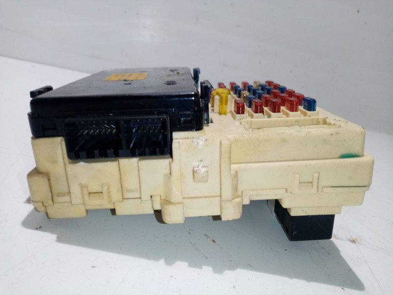 Recambio de caja reles / fusibles para kia magentis gls referencia OEM IAM 954003C200  