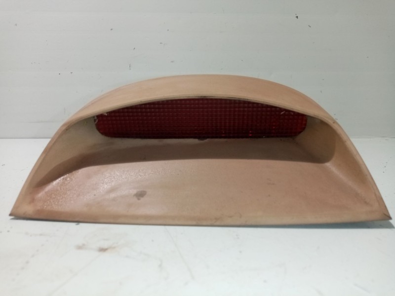 Recambio de luz central de freno para kia magentis gls referencia OEM IAM 9275038051GJ  