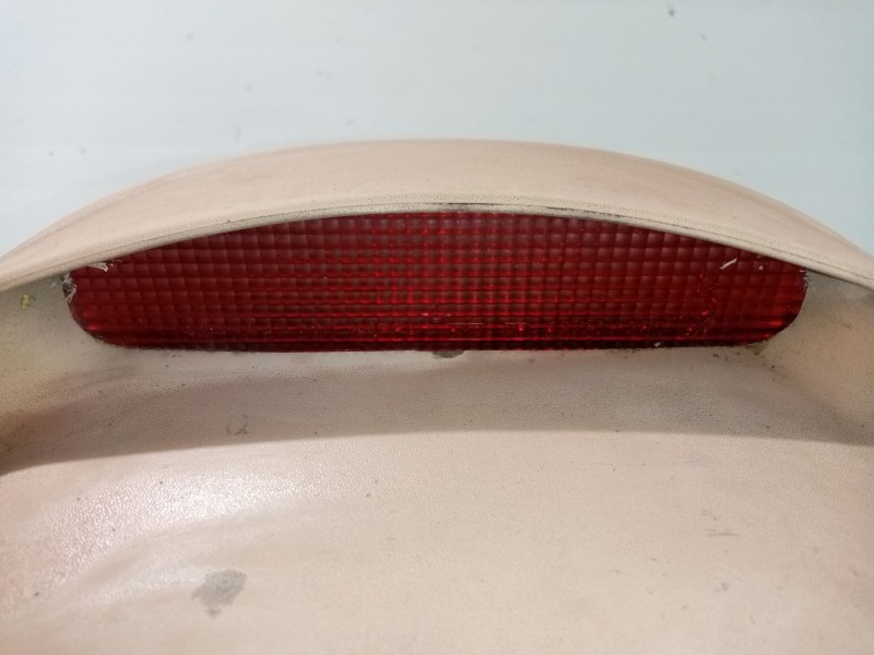 Recambio de luz central de freno para kia magentis gls referencia OEM IAM 9275038051GJ  