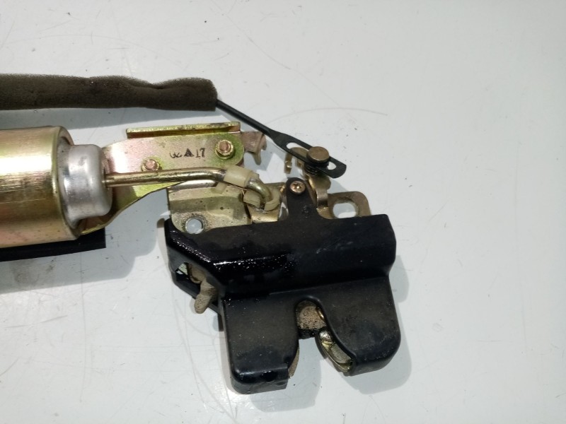 Recambio de cerradura maletero / porton para kia magentis gls referencia OEM IAM 9579033050 812303C010 