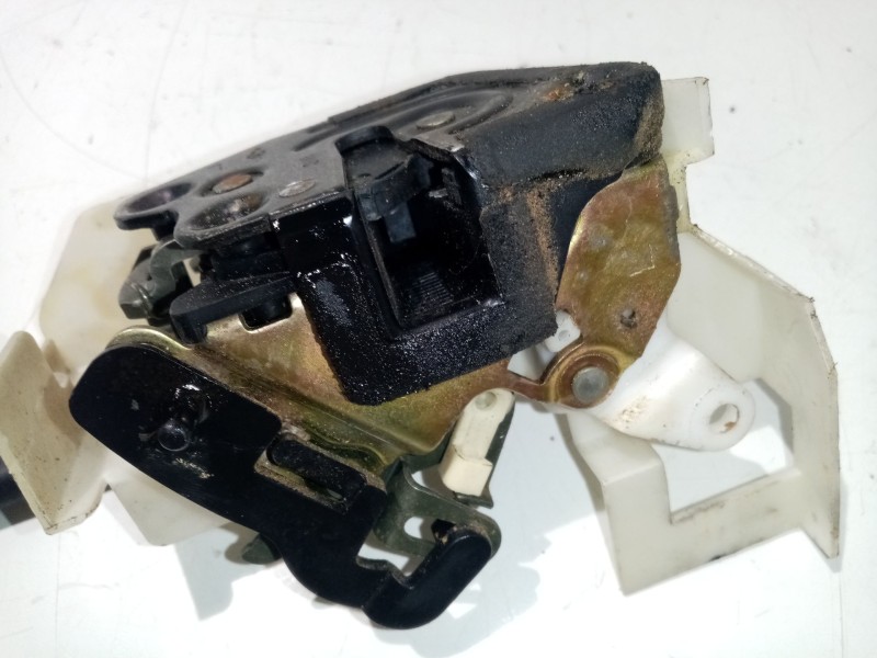Recambio de cerradura puerta trasera izquierda para kia magentis gls referencia OEM IAM 8141038000 957703C000 