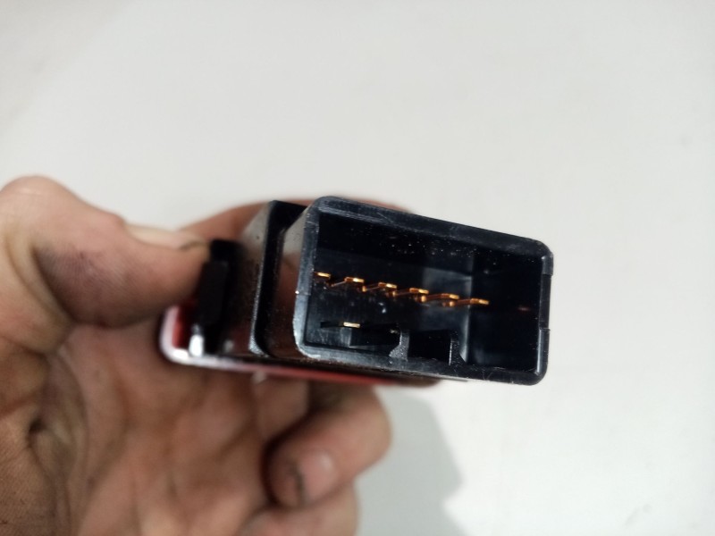 Recambio de warning para kia magentis gls referencia OEM IAM 937903C000  