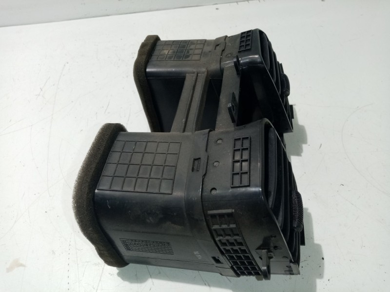 Recambio de rejilla aireadora para kia magentis gls referencia OEM IAM 974103C000  