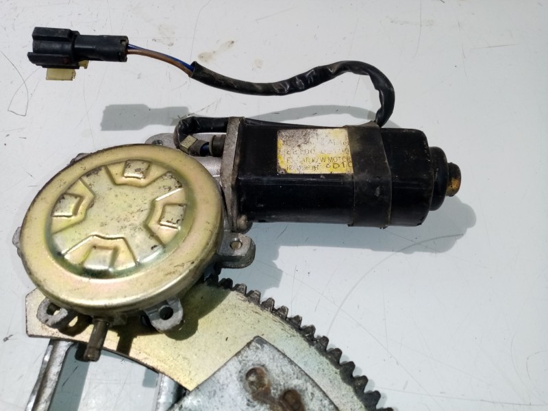 Recambio de elevalunas delantero derecho para ssangyong musso 2.9 tdi lux referencia OEM IAM 8810005100  