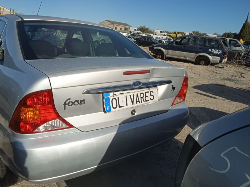 ford focus i sedán (dfw) del año 2000
