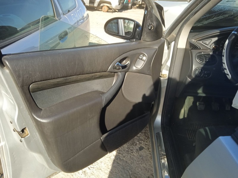 ford focus i sedán (dfw) del año 2000