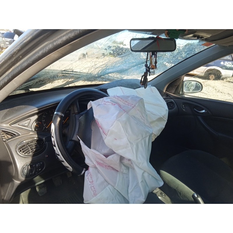 ford focus i sedán (dfw) del año 2000