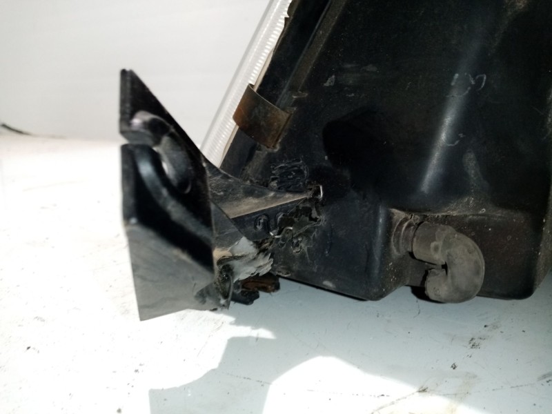 Recambio de faro derecho para ssangyong musso 2.9 tdi lux referencia OEM IAM 8310105500X  