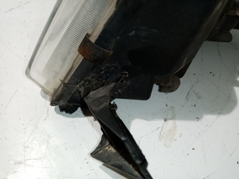 Recambio de faro derecho para ssangyong musso 2.9 tdi lux referencia OEM IAM 8310105500X  