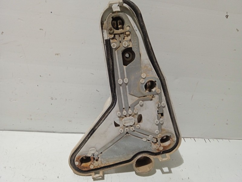 Recambio de portalamparas para ford focus i sedán (dfw) 2.0 16v referencia OEM IAM    Recambio de portalamparas para ford focus i sedán (dfw) 2.0 16v referencia OEM IAM