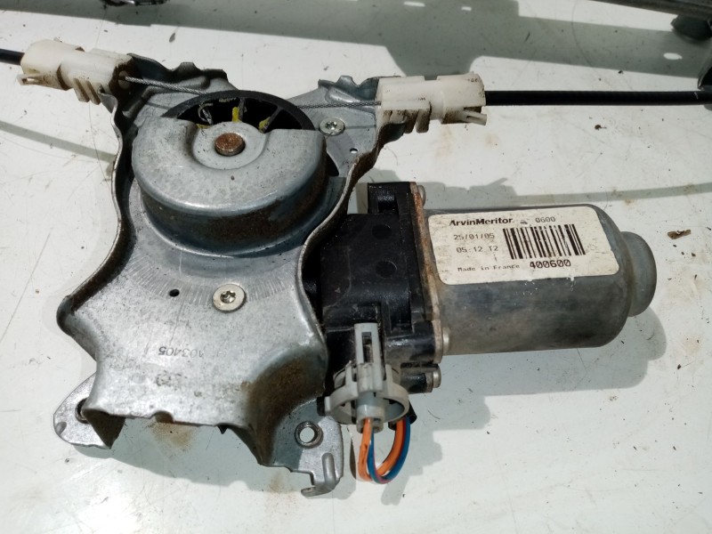 Recambio de elevalunas trasero derecho para nissan primera berlina (p12) referencia OEM IAM 82700AV610  