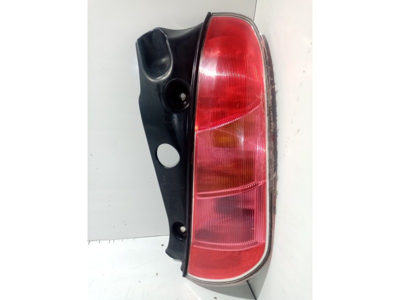 Recambio de piloto trasero derecho para lancia ypsilon (101) referencia OEM IAM 51753384  