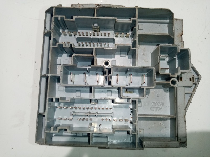 Recambio de caja reles / fusibles para lancia ypsilon (101) referencia OEM IAM 51724649  