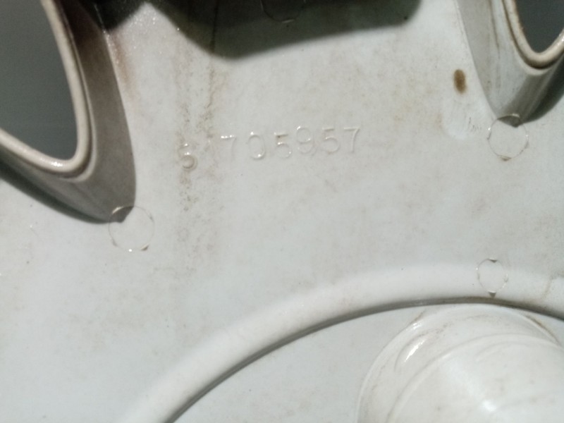 Recambio de tapacubos para lancia ypsilon (101) referencia OEM IAM 51705957  