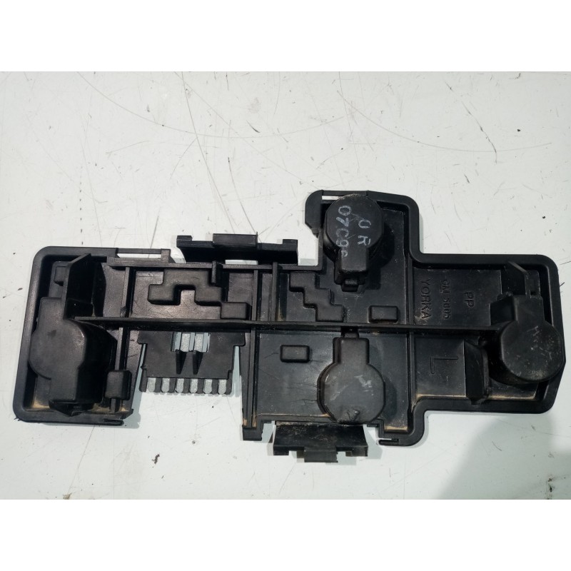 Recambio de portalamparas para opel astra f berlina 1.6 cat referencia OEM IAM   