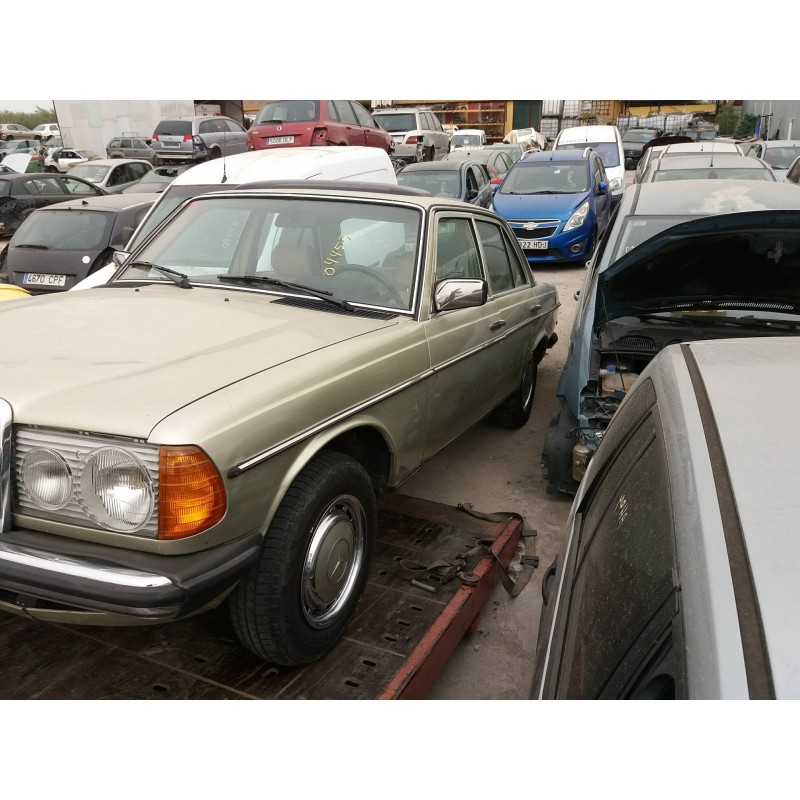 mercedes clase e (w123) berlina+coupe 2.3   |   0.76 - ... | 1976 | 109 cv / 80 kw del año 1976