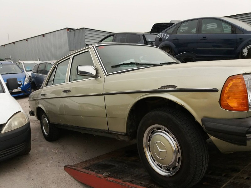 mercedes clase e (w123) berlina+coupe 2.3   |   0.76 - ... | 1976 | 109 cv / 80 kw del año 1976