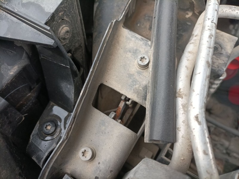 Recambio de cerradura capot para bmw x5 (e70) 3.0 d referencia OEM IAM   