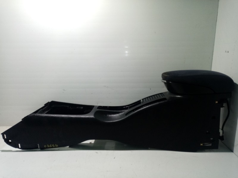 Recambio de apoyabrazos central para nissan primera berlina (p12) referencia OEM IAM 96911BA200  