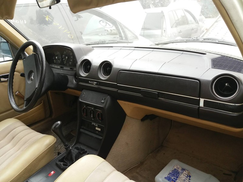 mercedes clase e (w123) berlina+coupe 2.3   |   0.76 - ... | 1976 | 109 cv / 80 kw del año 1976