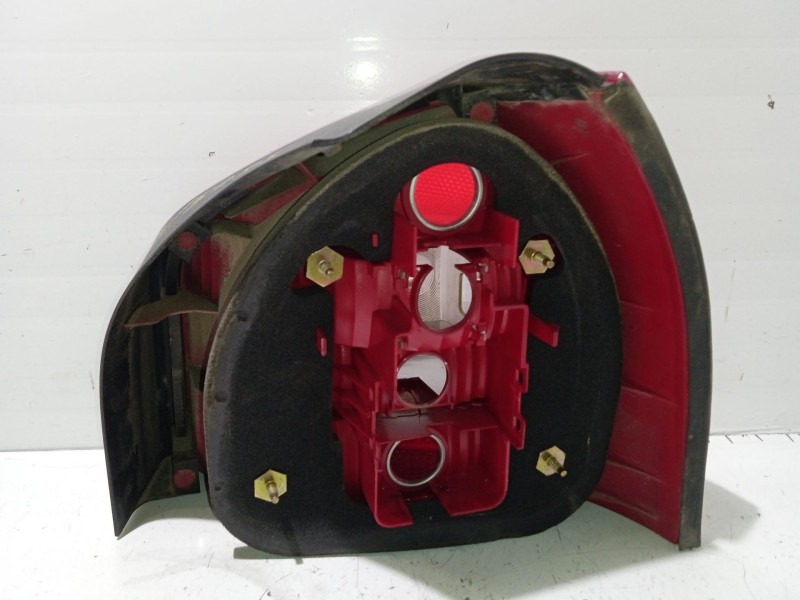 Recambio de piloto trasero izquierdo para audi a3 (8l1) 1.8 referencia OEM IAM 8L0945095B  