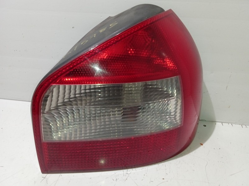 Recambio de piloto trasero derecho para audi a3 (8l1) 1.8 referencia OEM IAM 8L0945096C  