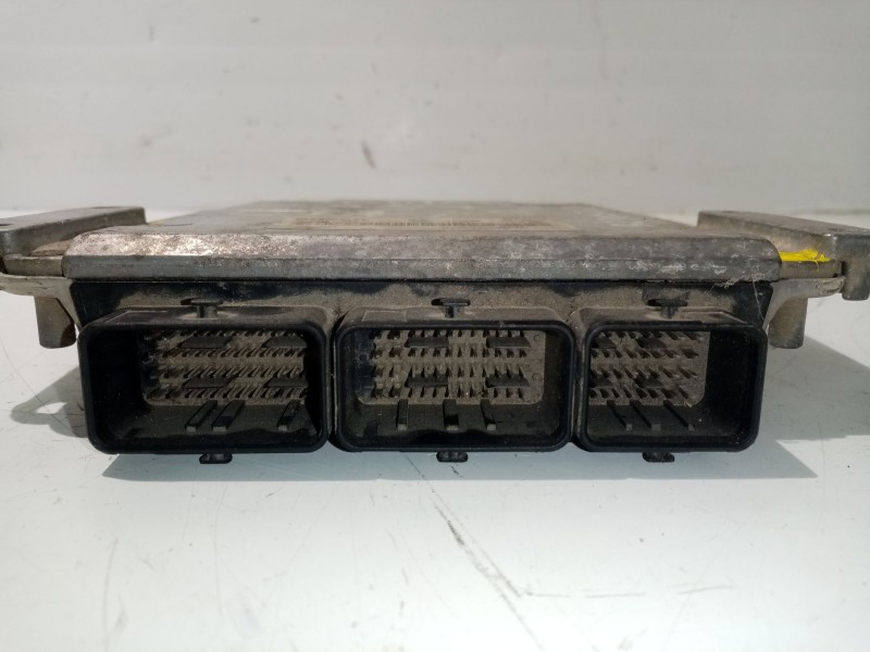 Recambio de centralita motor uce para renault laguna ii (bg0) referencia OEM IAM 0281010556 8200153946 