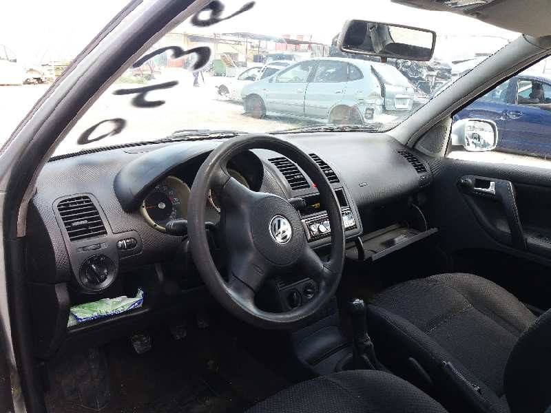 volkswagen polo berlina (6n2) conceptline   |   10.99 - 12.02 | 1999 - 2002 | 50 cv / 37 kw del año 1999