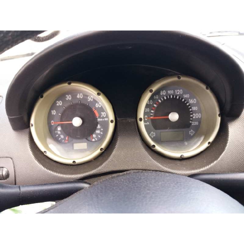 volkswagen polo berlina (6n2) conceptline   |   10.99 - 12.02 | 1999 - 2002 | 50 cv / 37 kw del año 1999