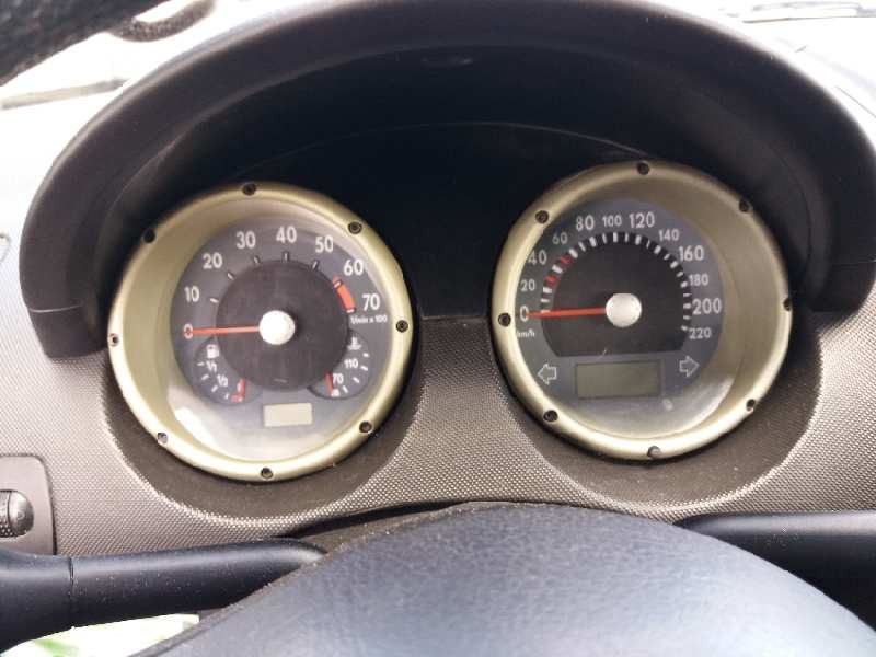 volkswagen polo berlina (6n2) conceptline   |   10.99 - 12.02 | 1999 - 2002 | 50 cv / 37 kw del año 1999