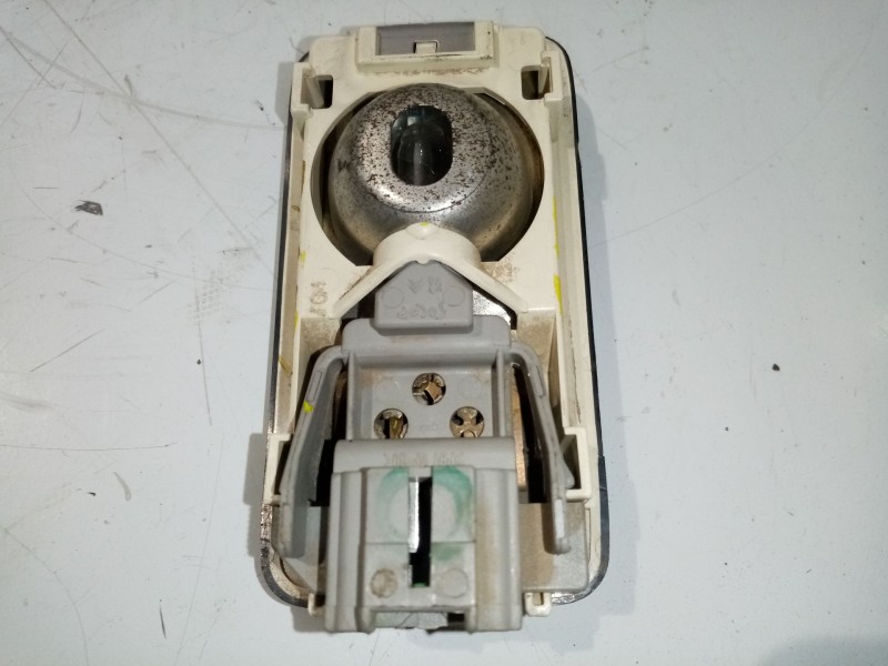 Recambio de luz interior para peugeot 206 berlina referencia OEM IAM 0  