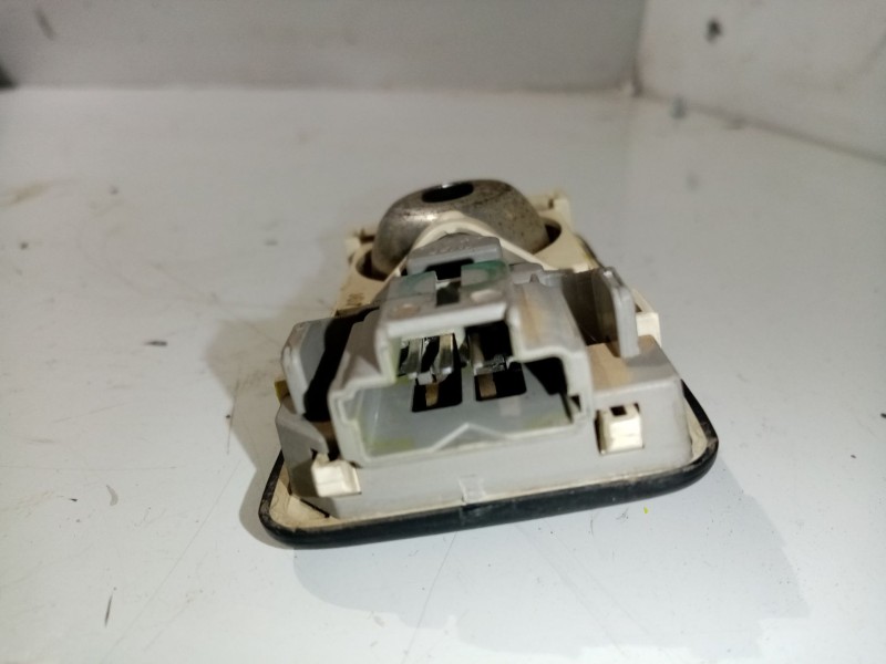 Recambio de luz interior para peugeot 206 berlina referencia OEM IAM 0  