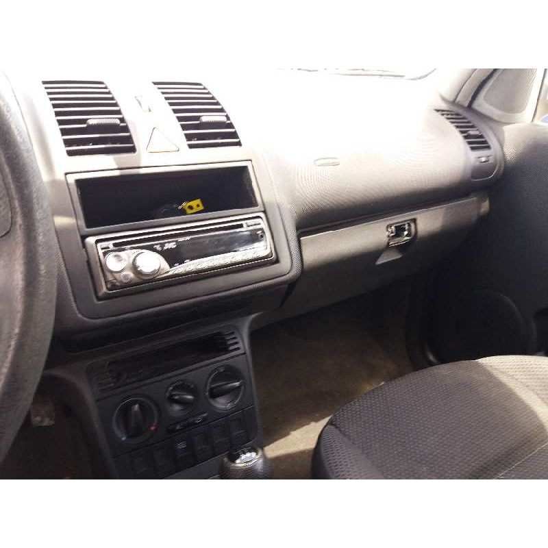 volkswagen polo berlina (6n2) conceptline   |   10.99 - 12.02 | 1999 - 2002 | 50 cv / 37 kw del año 1999