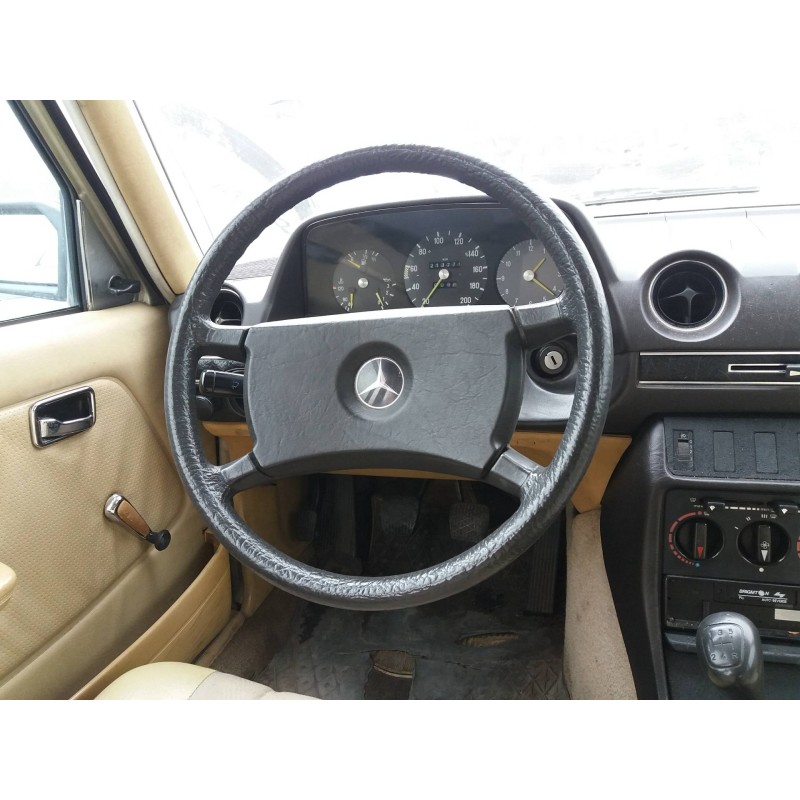 mercedes clase e (w123) berlina+coupe 2.3   |   0.76 - ... | 1976 | 109 cv / 80 kw del año 1976