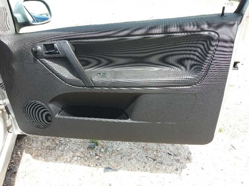 volkswagen polo berlina (6n2) conceptline   |   10.99 - 12.02 | 1999 - 2002 | 50 cv / 37 kw del año 1999