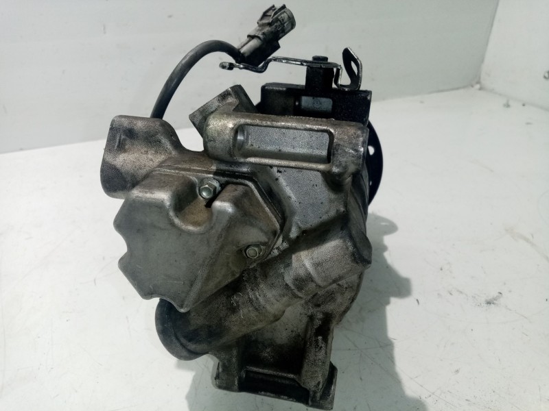Recambio de compresor aire acondicionado para toyota yaris 1.4 turbodiesel cat referencia OEM IAM 883100D330  