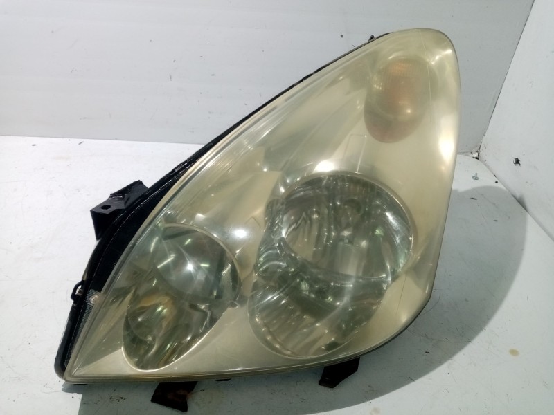 Recambio de faro izquierdo para toyota corolla verso (zer_, zze12_, r1_) 2.0 d-4d (cur10_) referencia OEM IAM 811700F010  