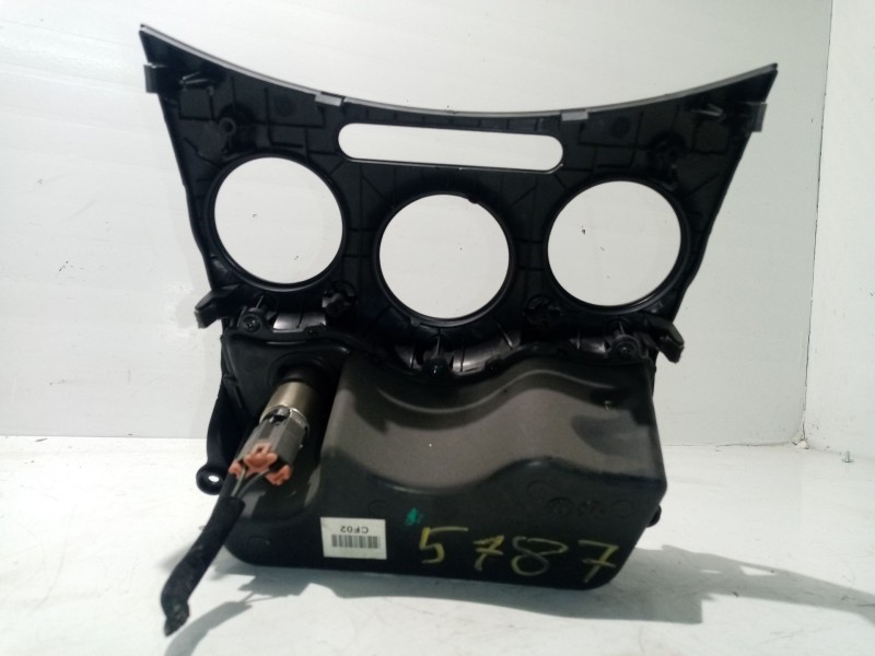 Recambio de moldura para hyundai i10 i (pa) 1.1 referencia OEM IAM U0540748  