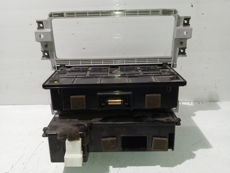 Recambio de cenicero para kia sorento i (jc) 2.5 crdi referencia OEM IAM 845703E00  